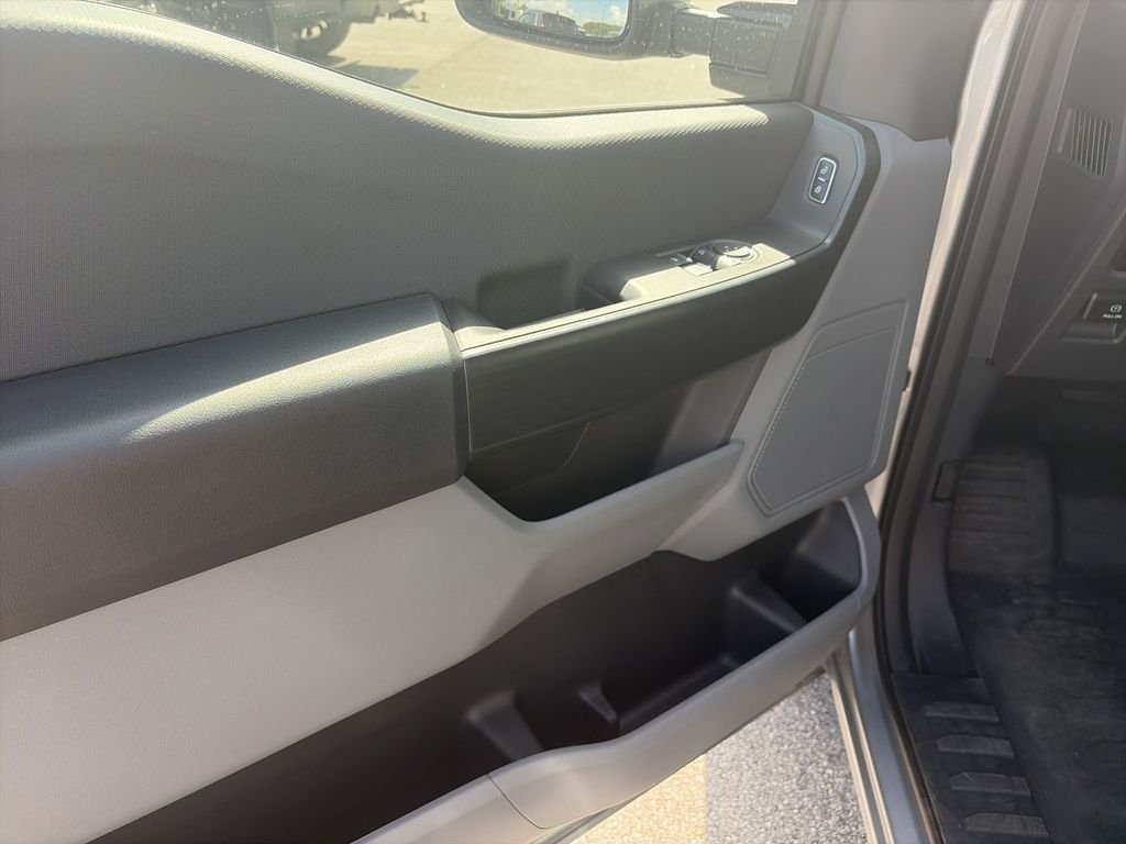 Used 2025 Silver Ford XL image 14