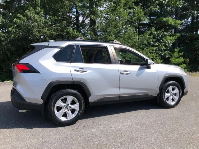 Used 2019 Silver Sky Metallic Toyota XLE image 4