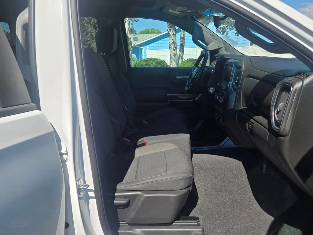 Used 2021 White Chevrolet LT image 12