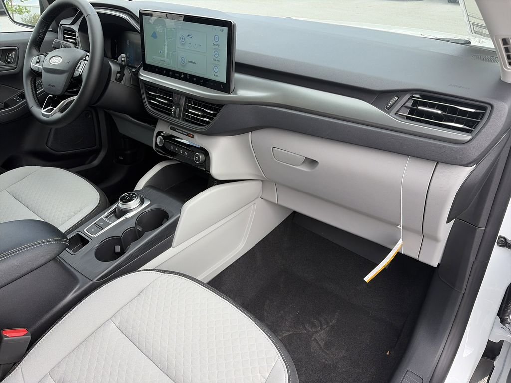 Used 2025 White Ford Active image 31