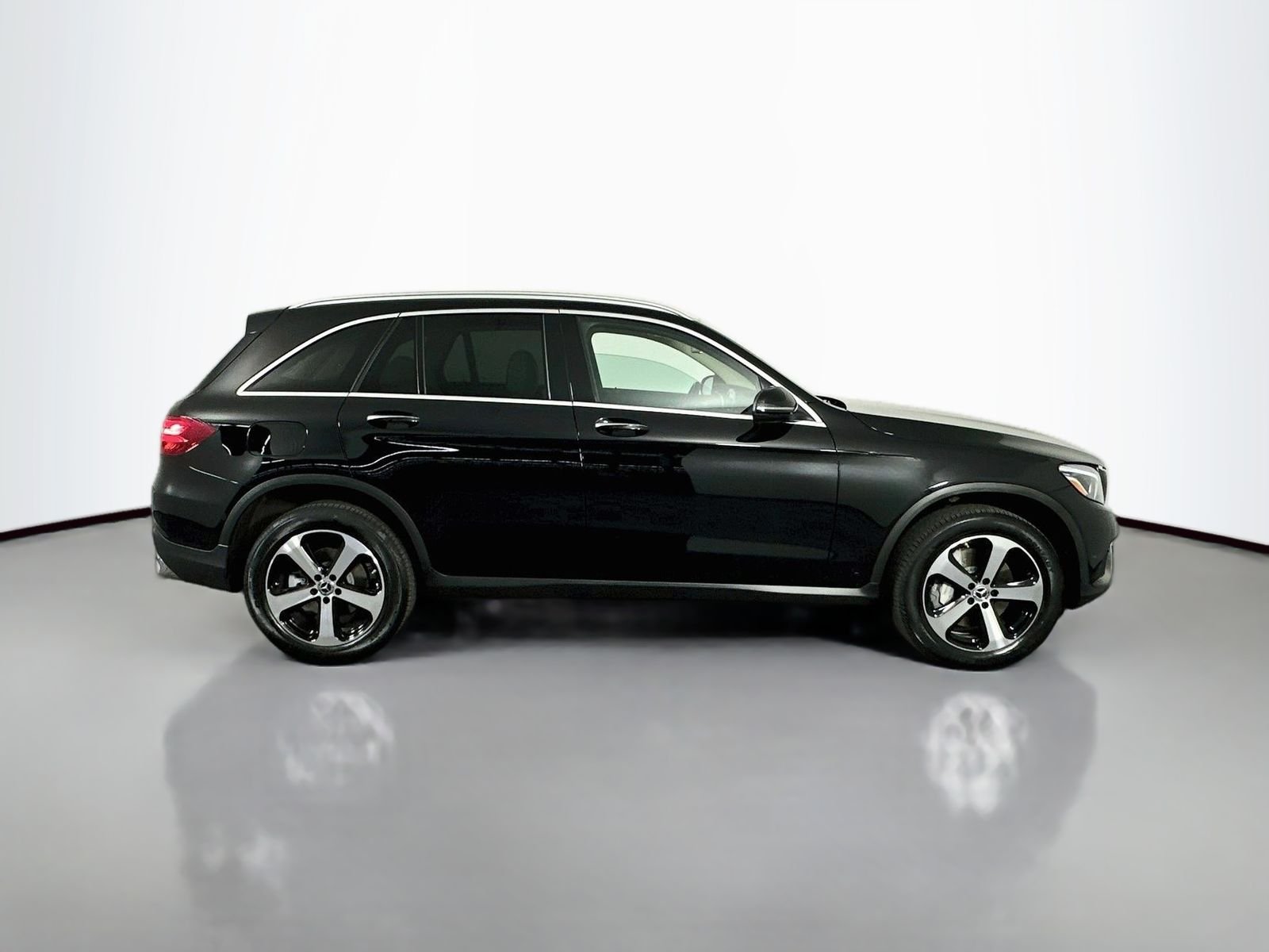 Used 2019 Black Mercedes-Benz GLC 350e image 8
