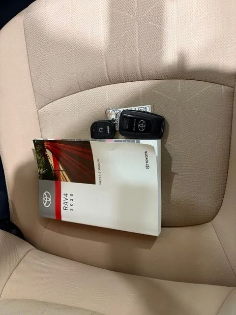Used 2020 Black Toyota XLE image 9