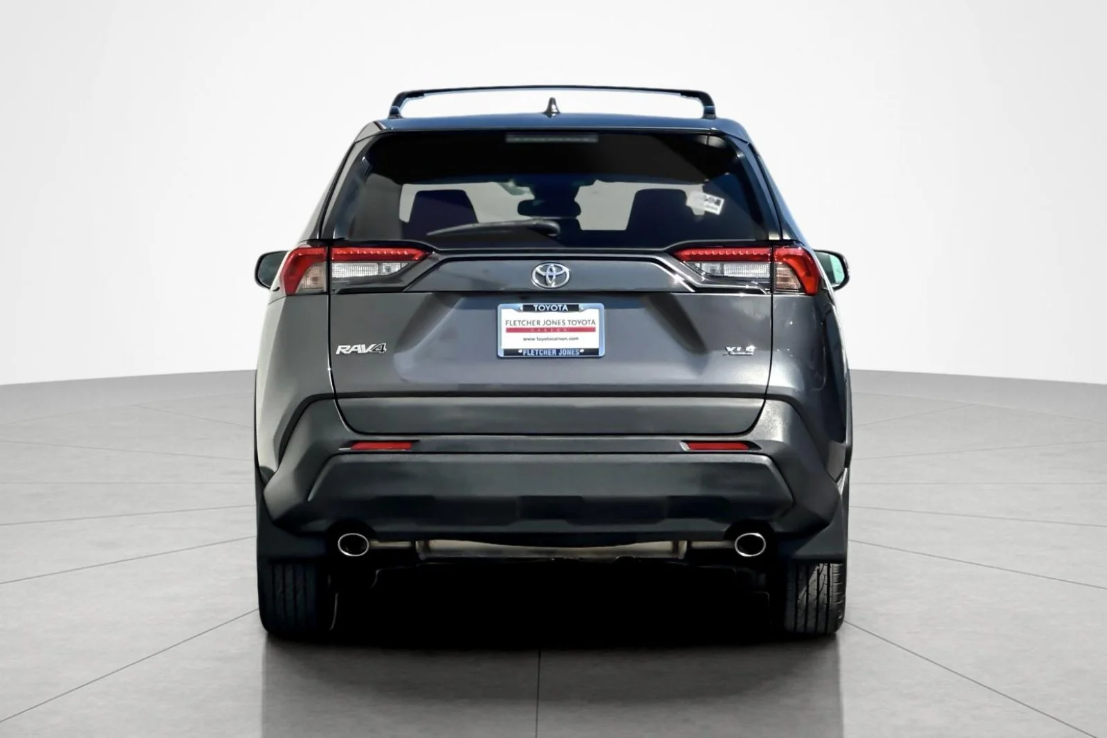 Used 2021 MAGNETIC GRAY Toyota XLE image 4