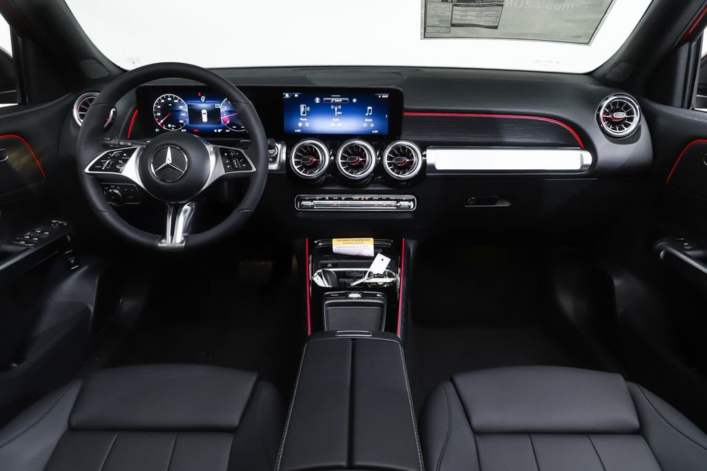 New 2026 MANUFAKTUR Patagonia Red Metallic Mercedes-Benz GLB 250 image 7