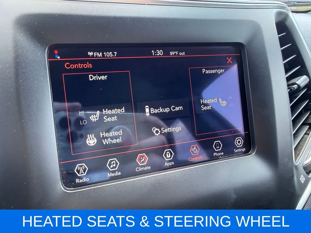 Used 2021 Green Jeep Latitude Lux image 3
