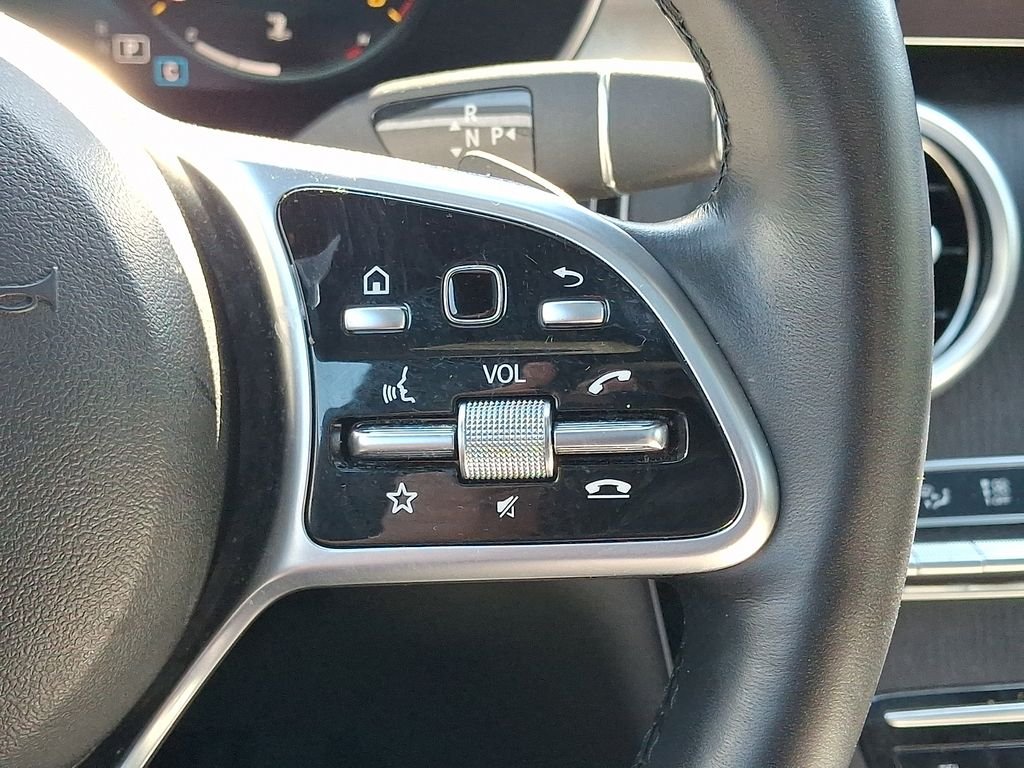 Certified Used 2022 White Mercedes-Benz GLC 300 image 22
