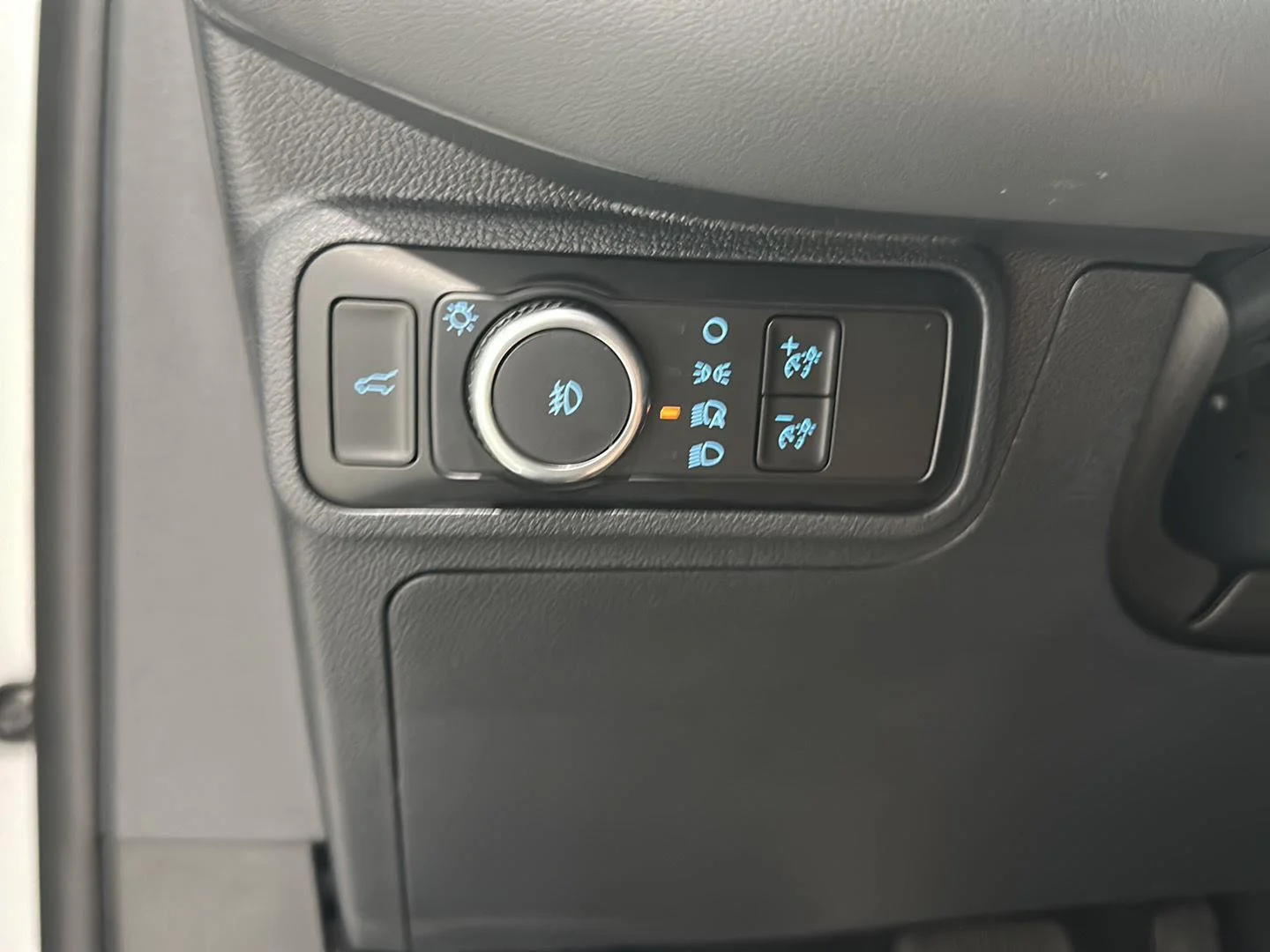 Used 2025 White Ford Active image 17