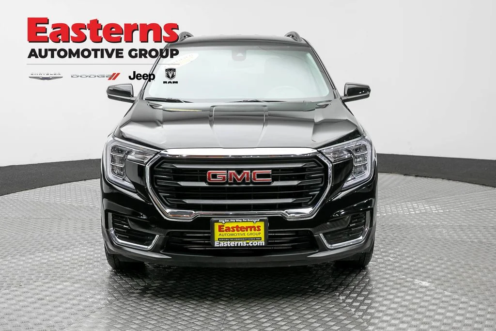 Used 2023 Black GMC SLE image 2
