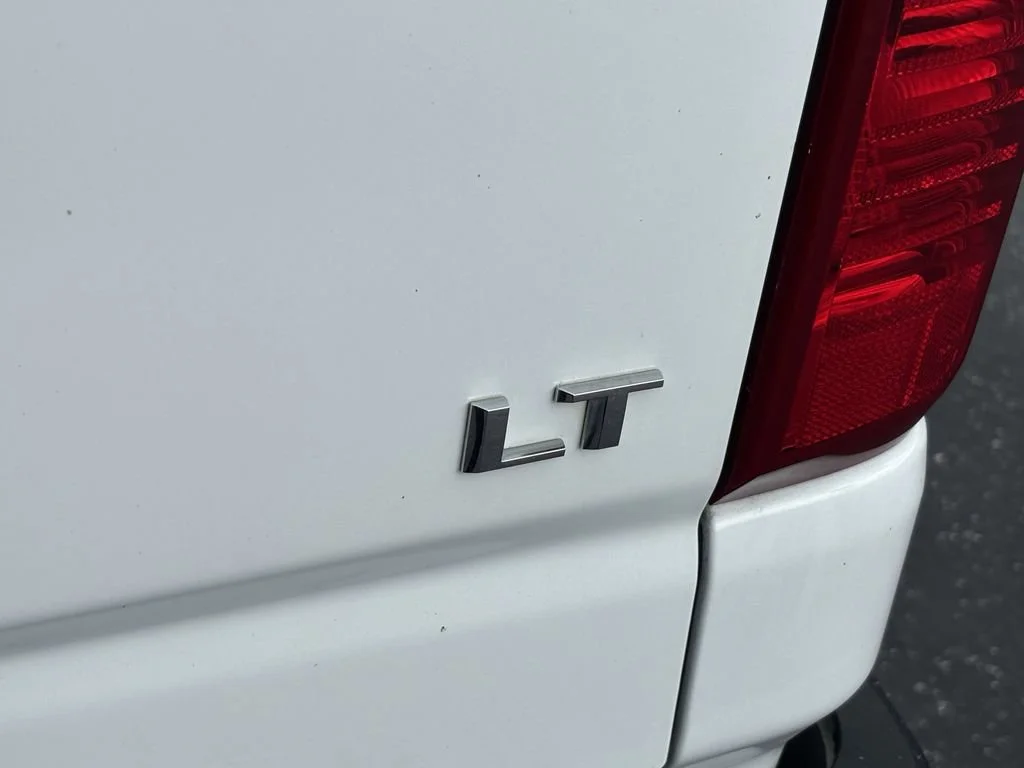 Used 2020 SUMMIT WHITE Chevrolet LT image 11