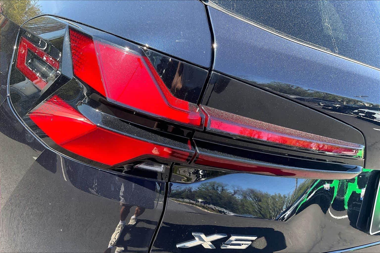 New 2026 Carbon Black Metallic BMW xDrive50e image 14
