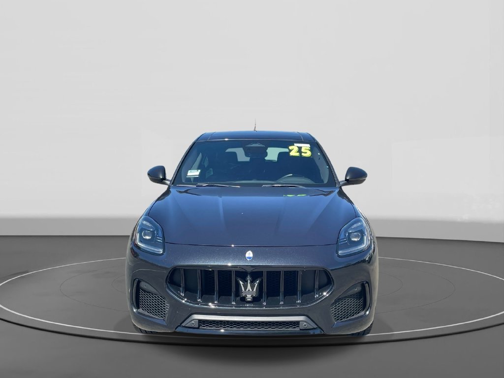 Used 2025  Maserati Modena image 2