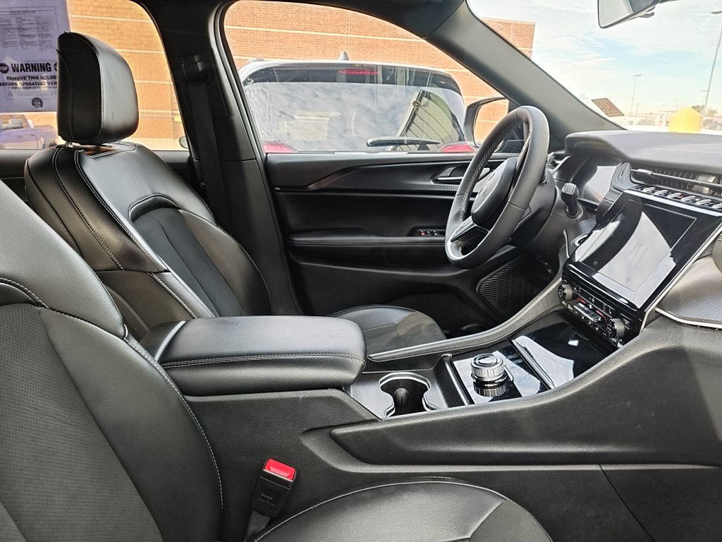 Used 2025 Black Jeep Altitude X image 10