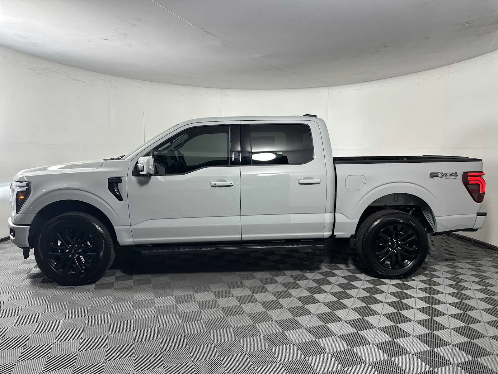 New 2026 Avalanche Gray Ford LARIAT image 6