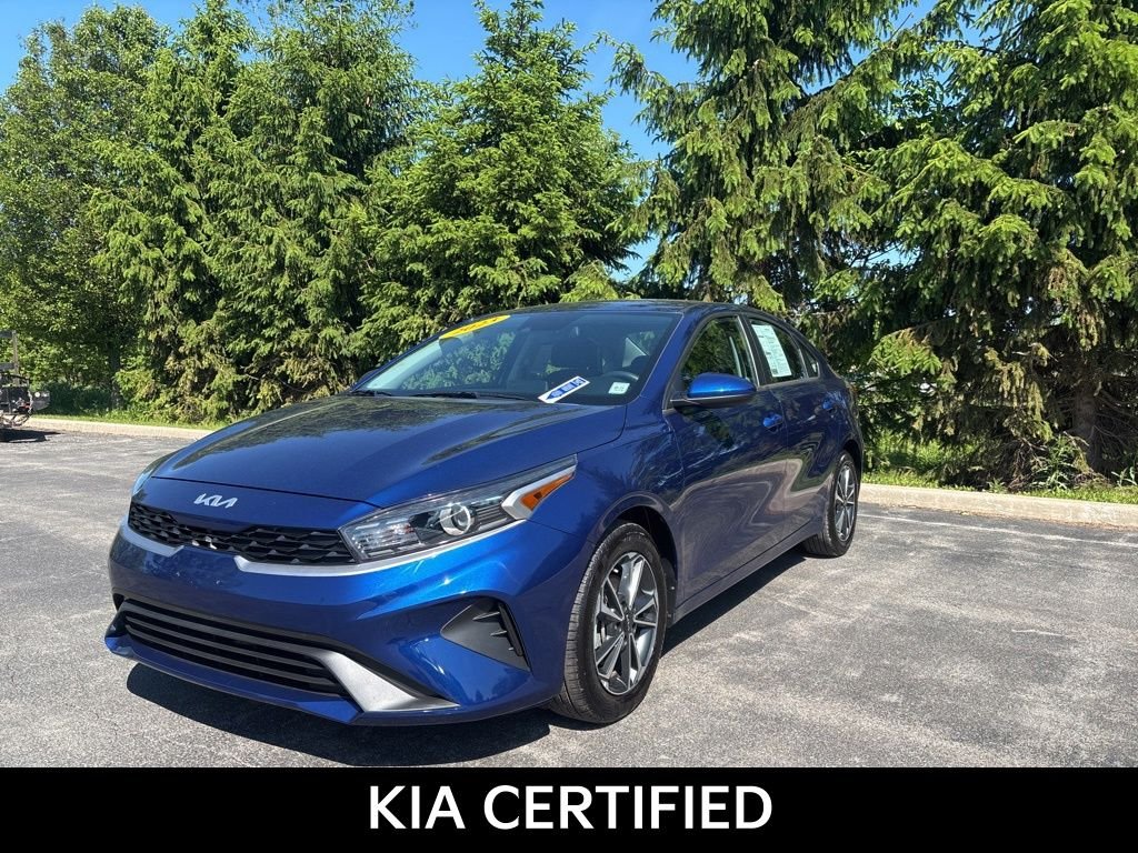 2023 Kia Forte LXS AT's photo