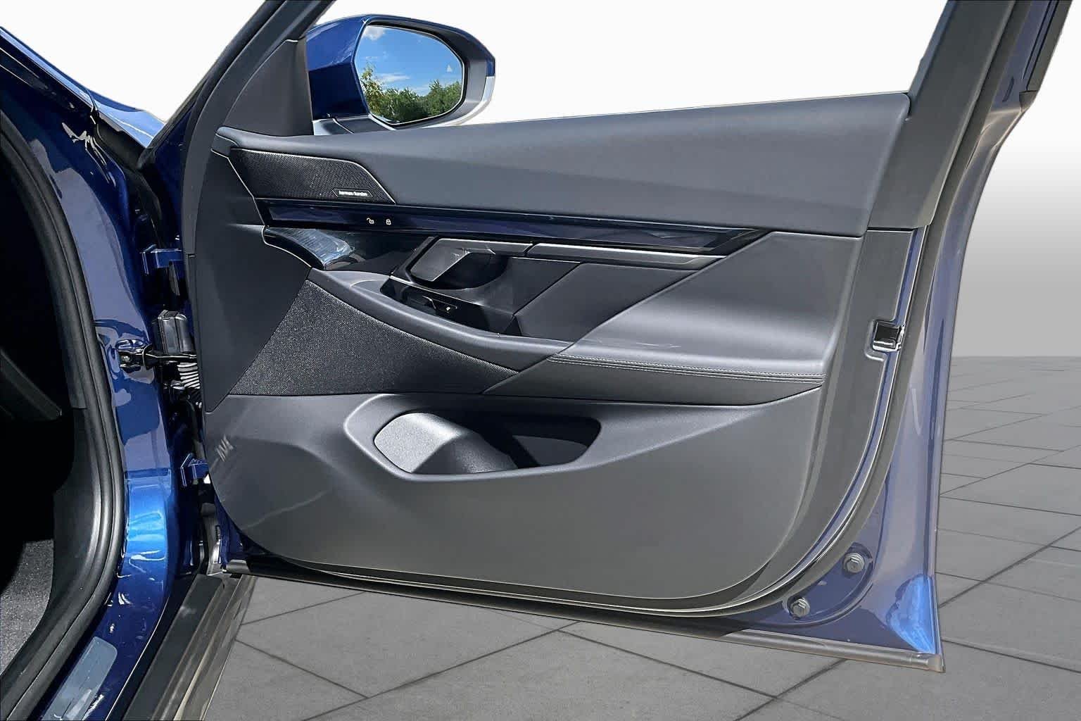 Used 2027 Phytonic Blue Metallic BMW 530i image 25