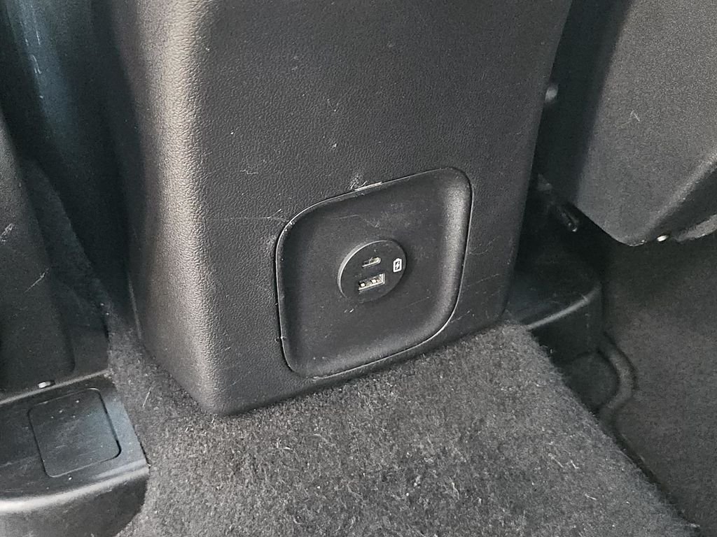 Used 2022 Gray Ford SE image 32