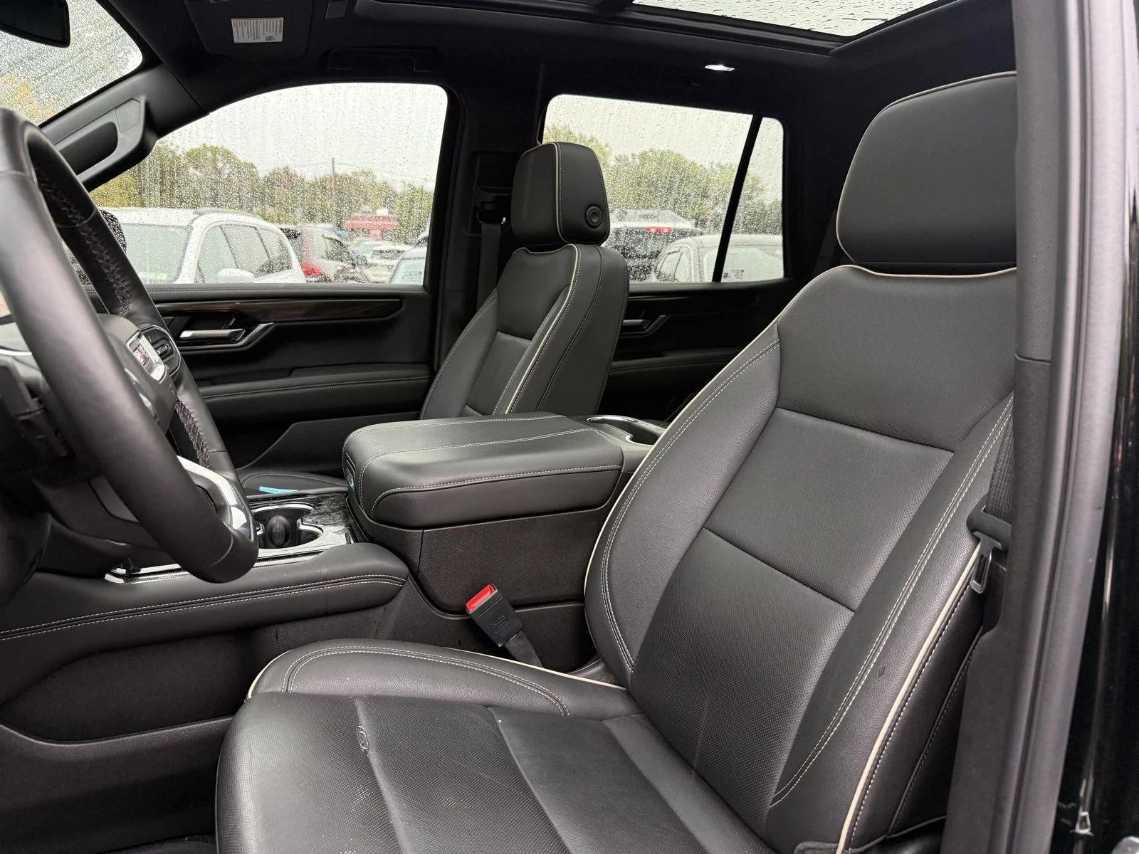 Used 2025 Onyx Black GMC Elevation image 7