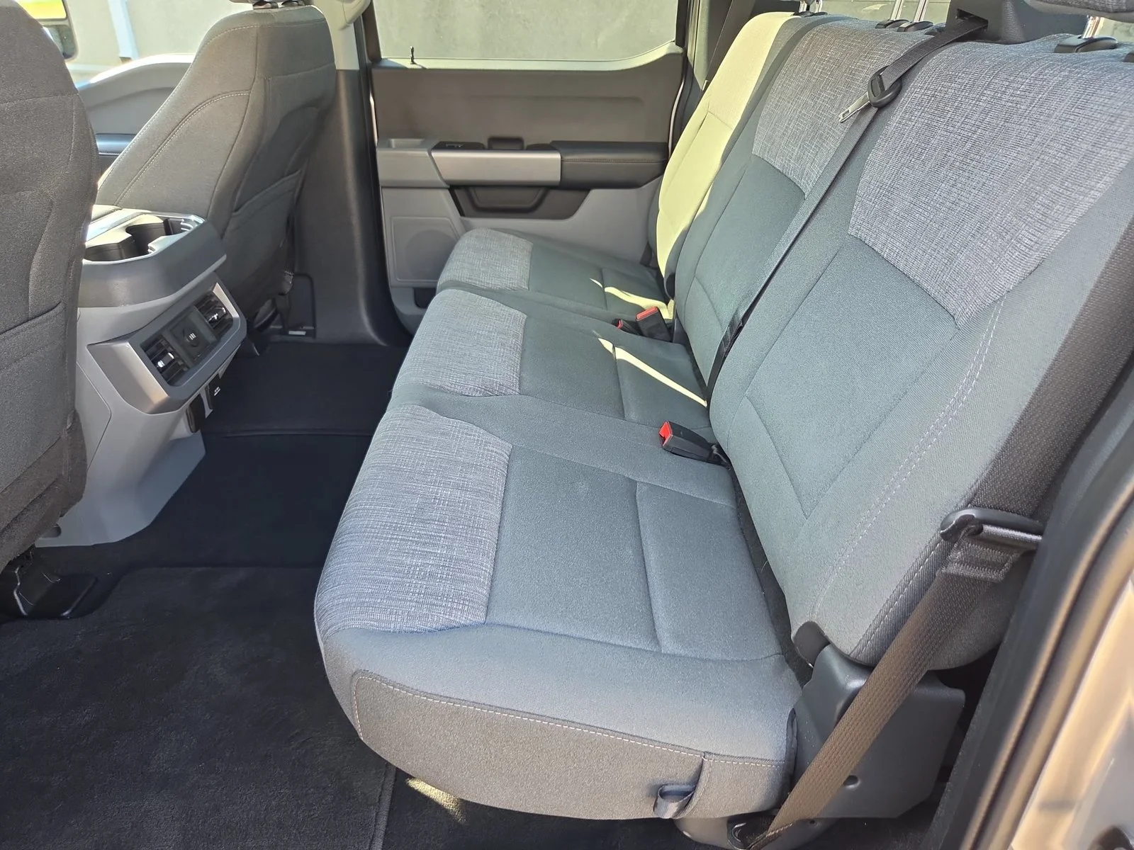Used 2024 Silver Ford XLT image 23
