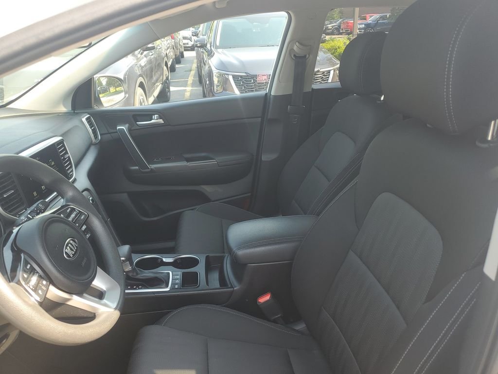 Used 2022 Snow White Pearl Kia LX image 7