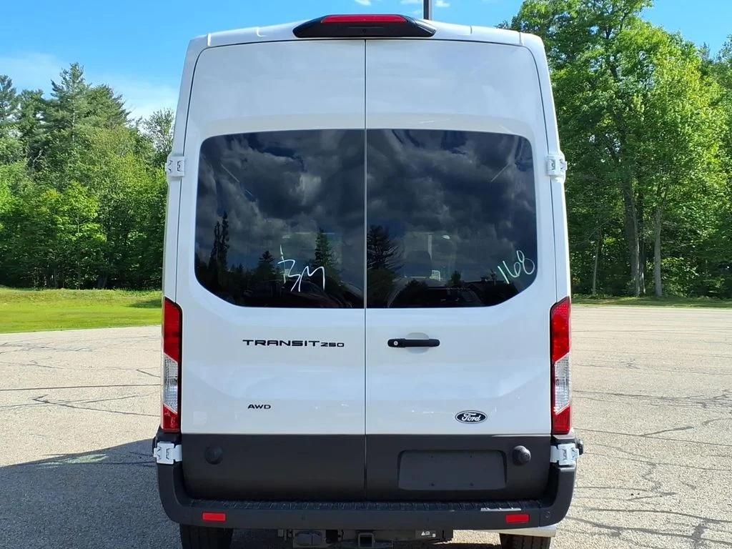 New 2026 Oxford White Ford Base image 5