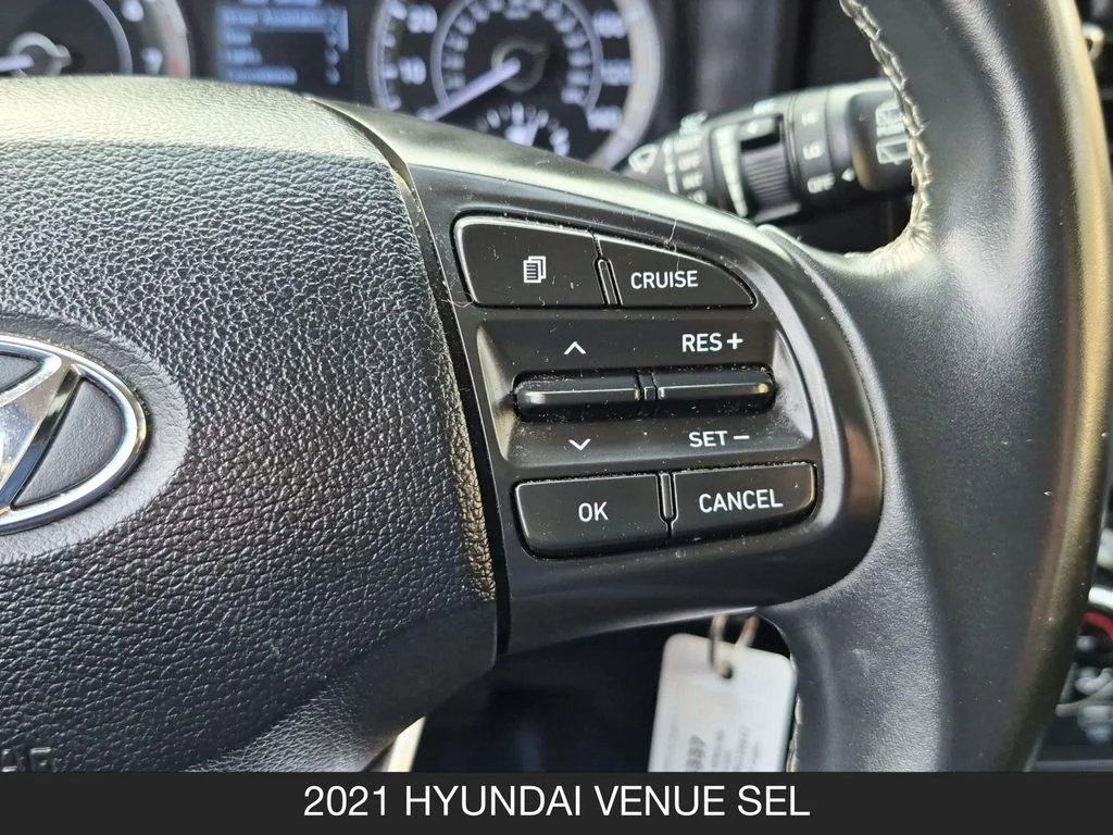 Used 2021 Silver Hyundai SEL image 18