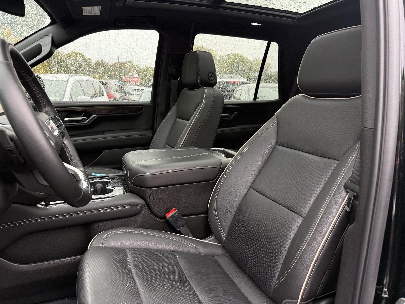 Used 2025 Onyx Black GMC Elevation image 7
