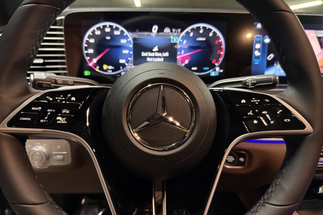 New 2026 Obsidian Black Metallic Mercedes-Benz GLS 450 4MATIC® SUV image 23