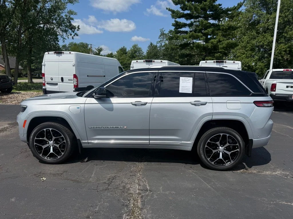 Certified Used 2023 Silver Jeep Summit Reserve 4xe image 8