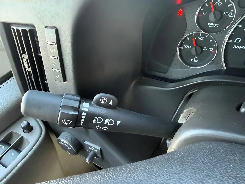 Used 2021 Summit White Chevrolet WT image 24