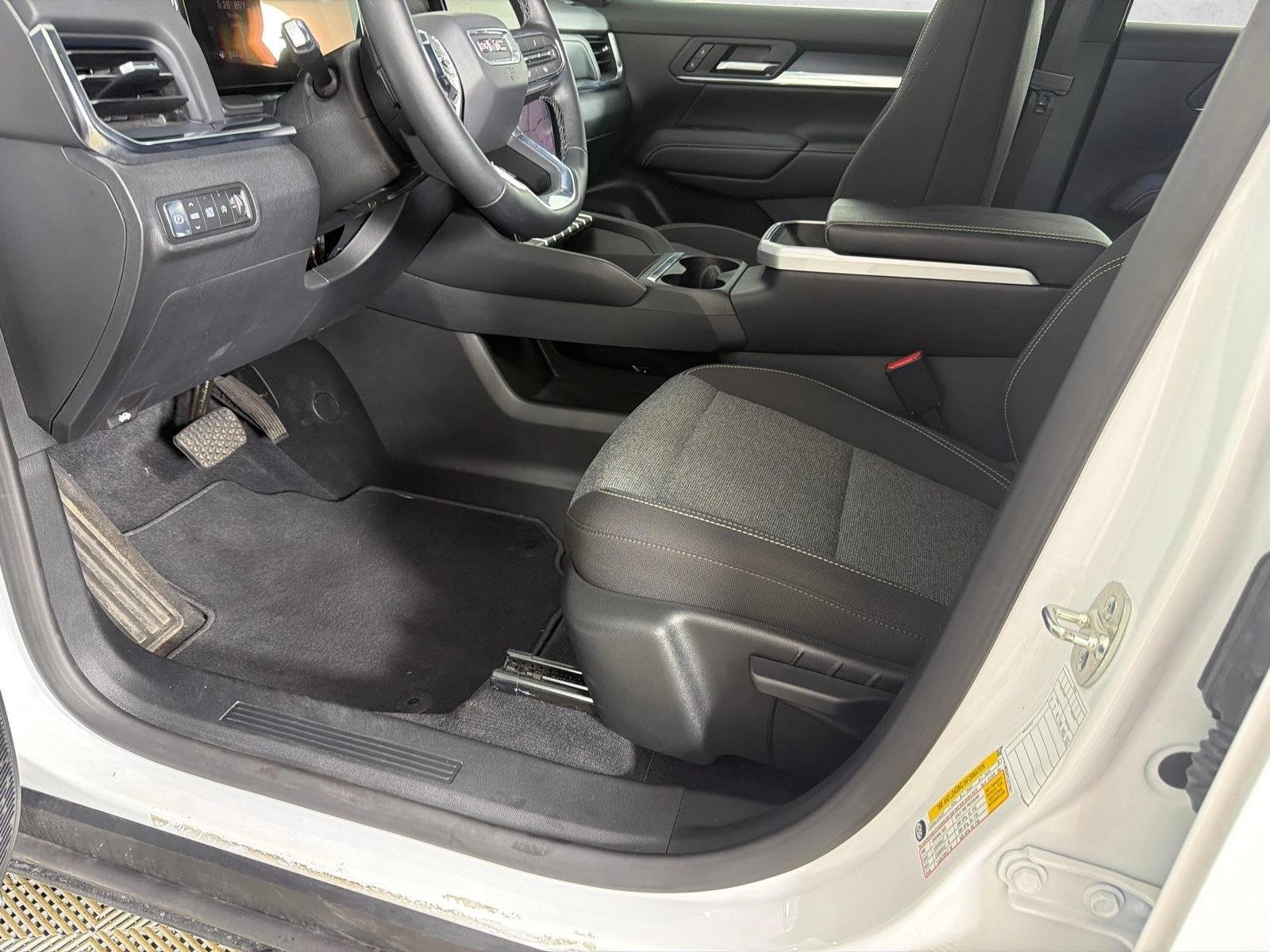 Used 2026 White GMC FWD Elevation image 10