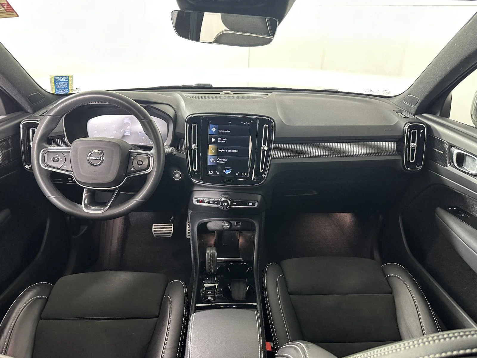 Used 2022 Crystal White Metallic Volvo R-Design image 17