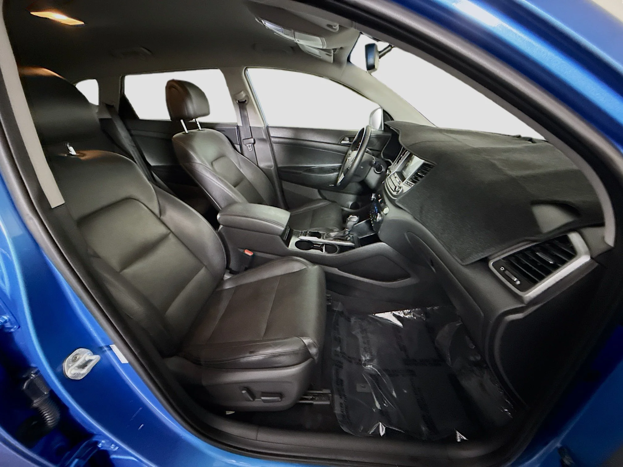 Used 2017 Caribbean Blue Hyundai SE Plus image 25