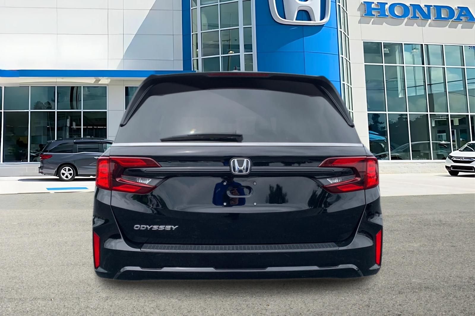 Certified Used 2025  Honda EX-L image 4