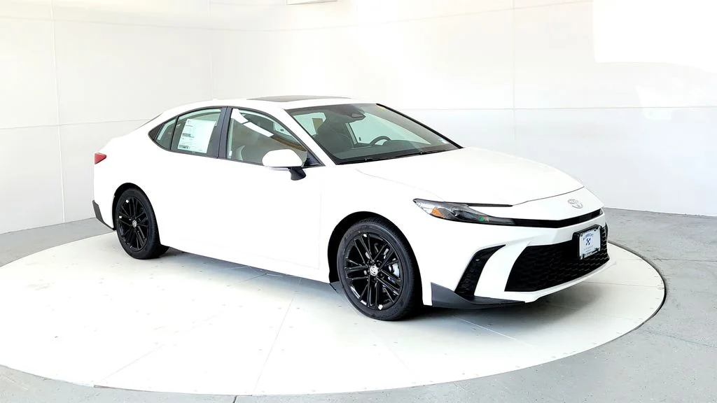 New 2026 Ice Cap Toyota SE image 7
