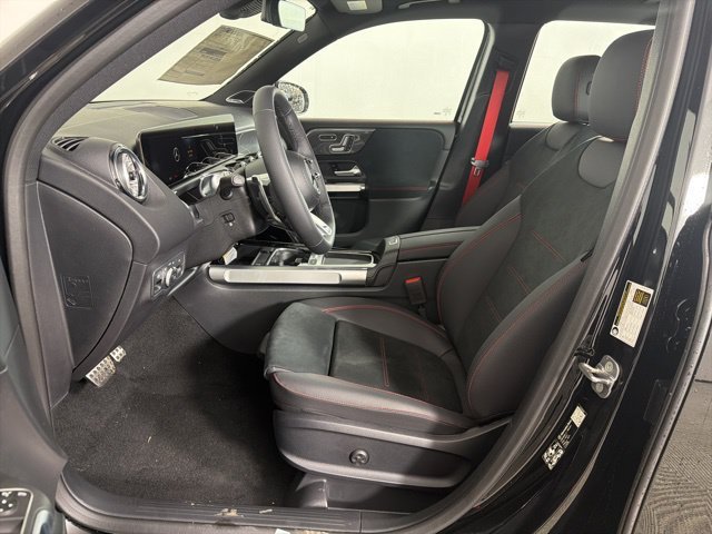 2026 Mercedes-Benz GLB AMG GLB 35 - Photo 24