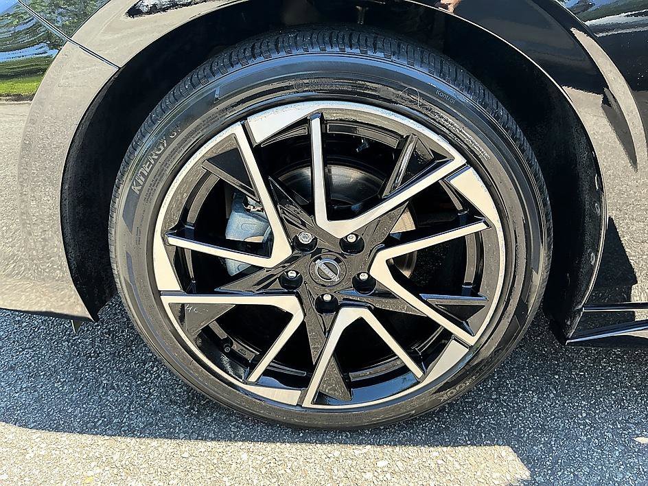 Certified Used 2024 Super Black Nissan SR image 7