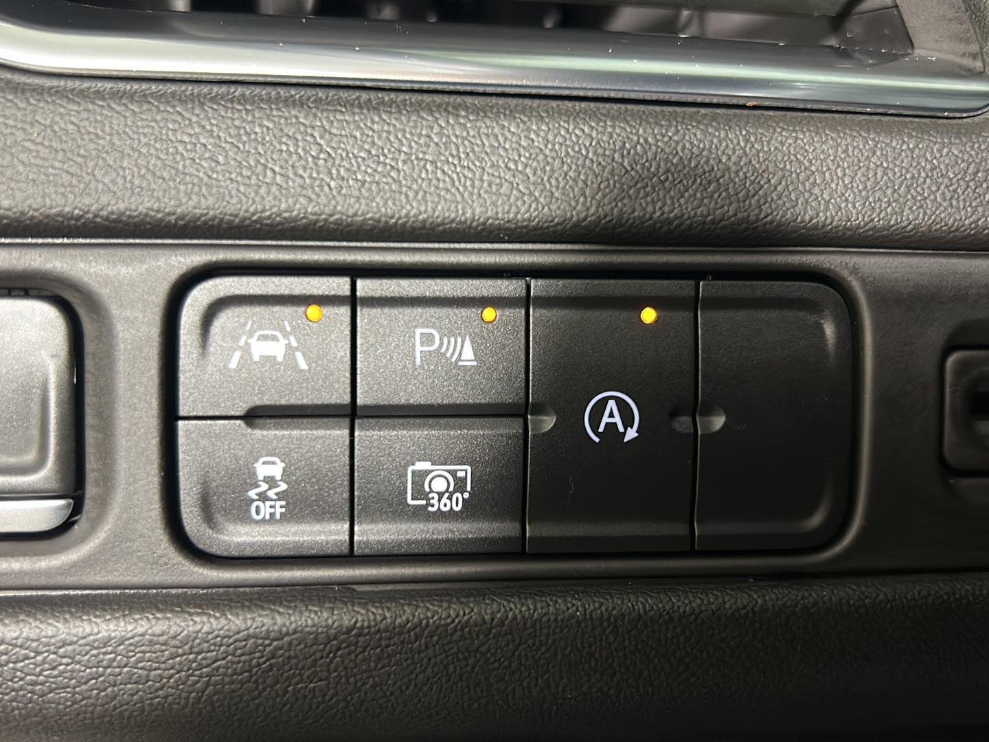 Used 2024 Summit White Chevrolet LT image 26