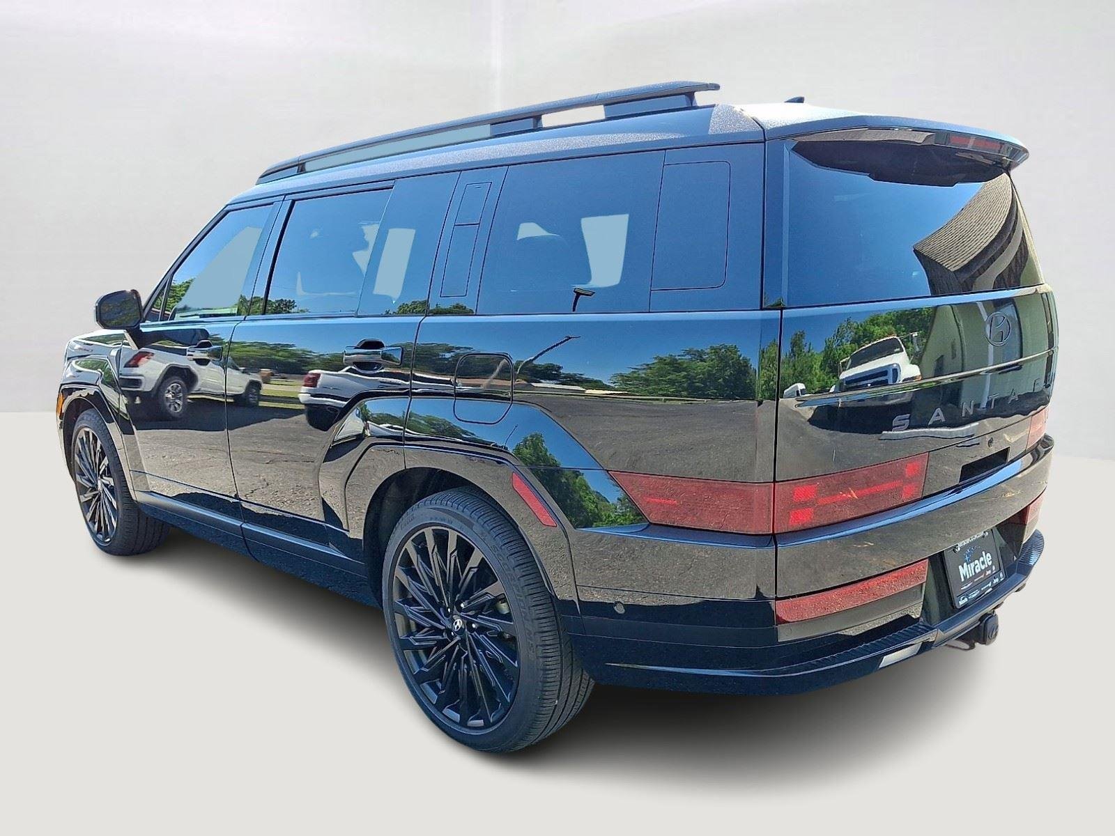 Used 2025 Phantom Black Hyundai Calligraphy image 5