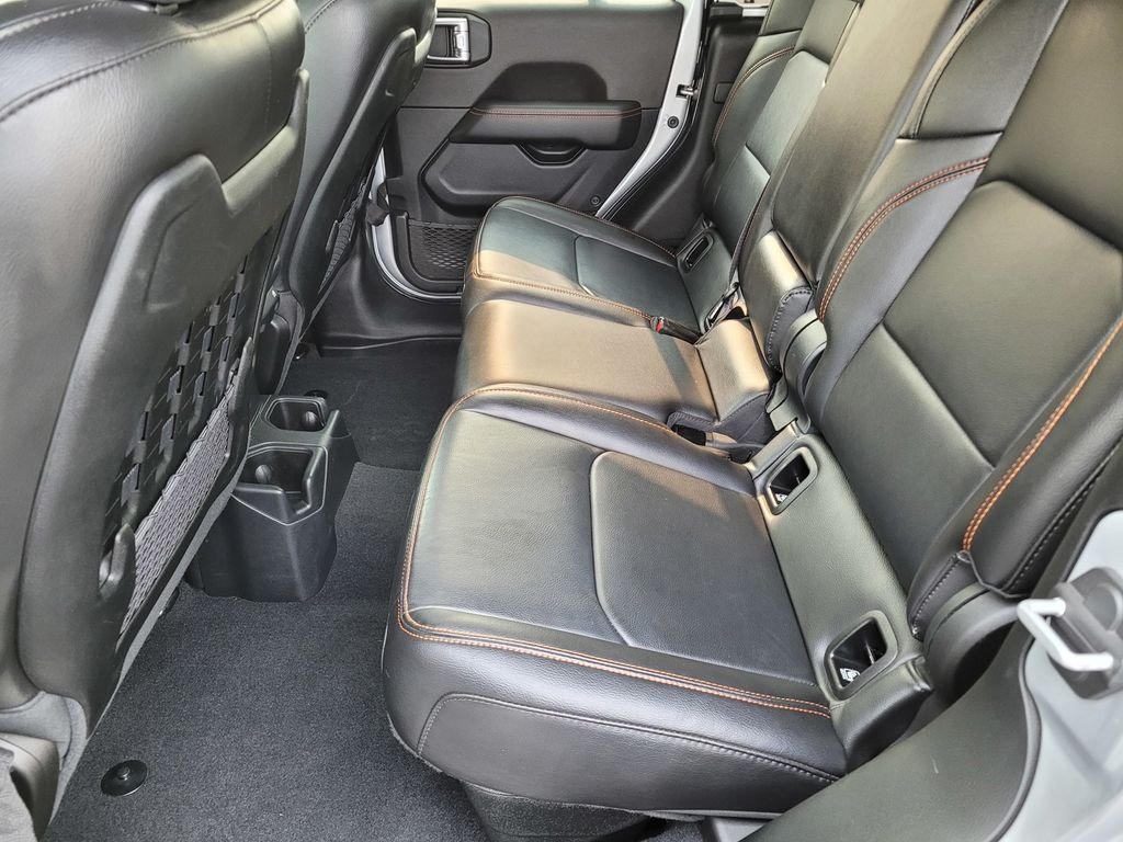 Used 2023 Silver Jeep Mojave image 12