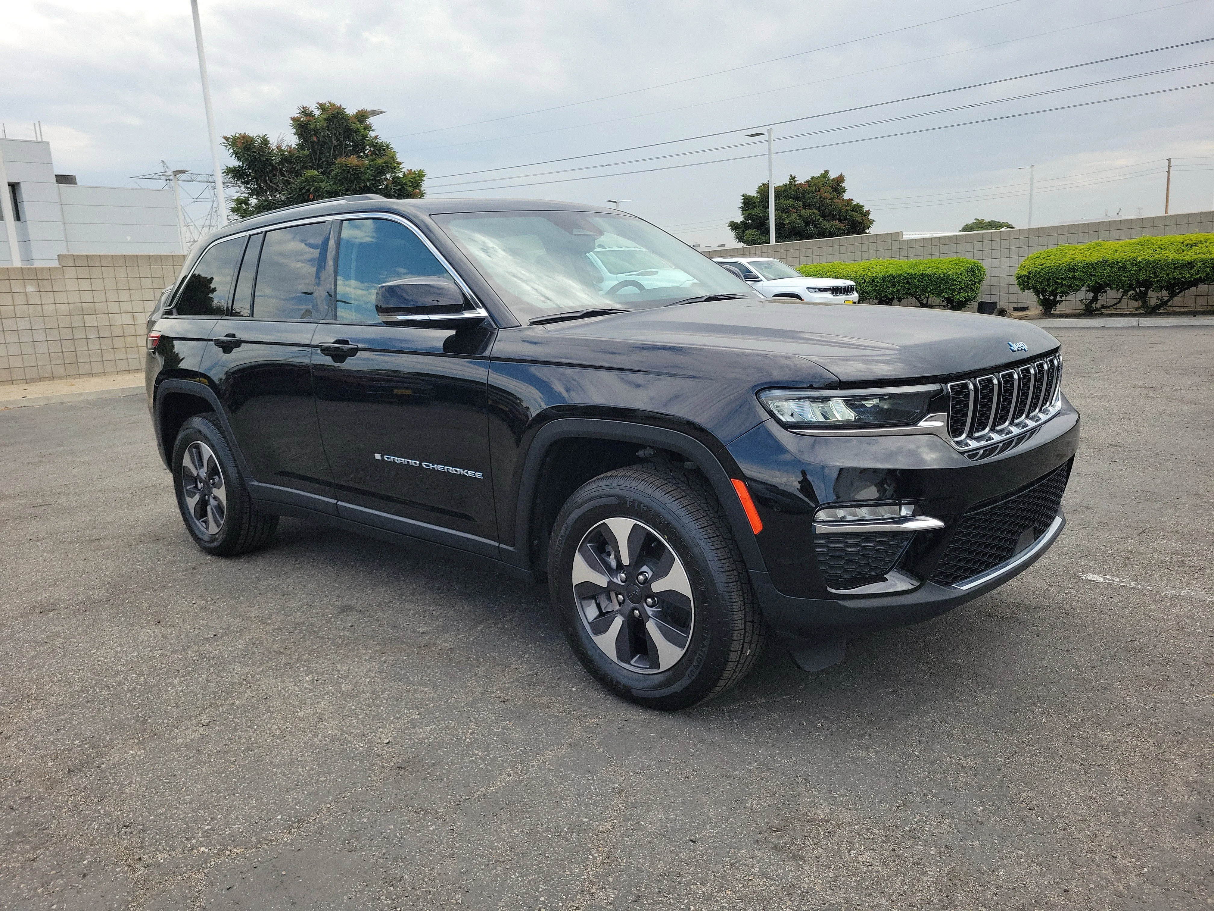 Certified Used 2023 Black Jeep 4xe image 32