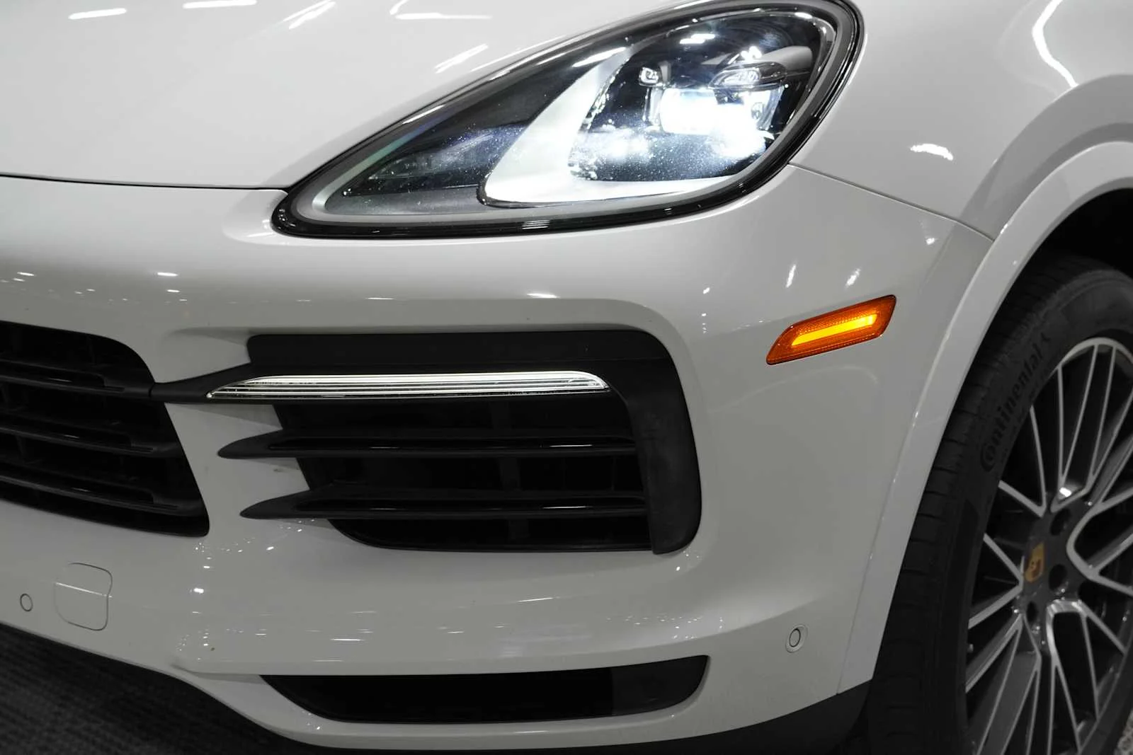 Used 2022 Carrara White Metallic Porsche  image 6