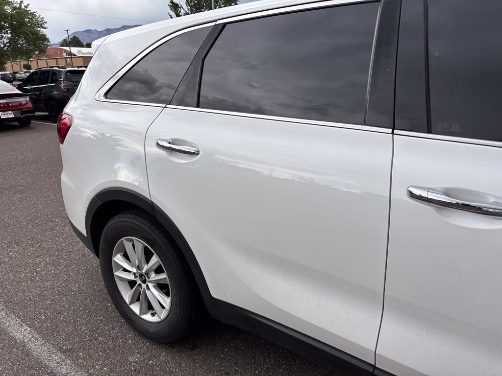 Used 2020 White Kia LX image 12