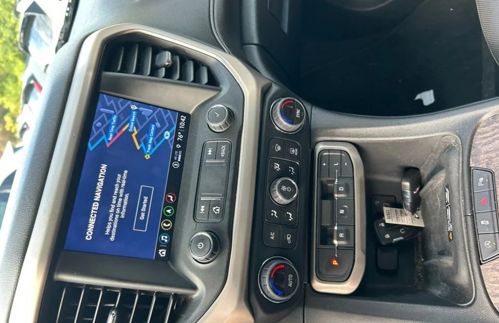 Used 2022 Green GMC Denali image 10