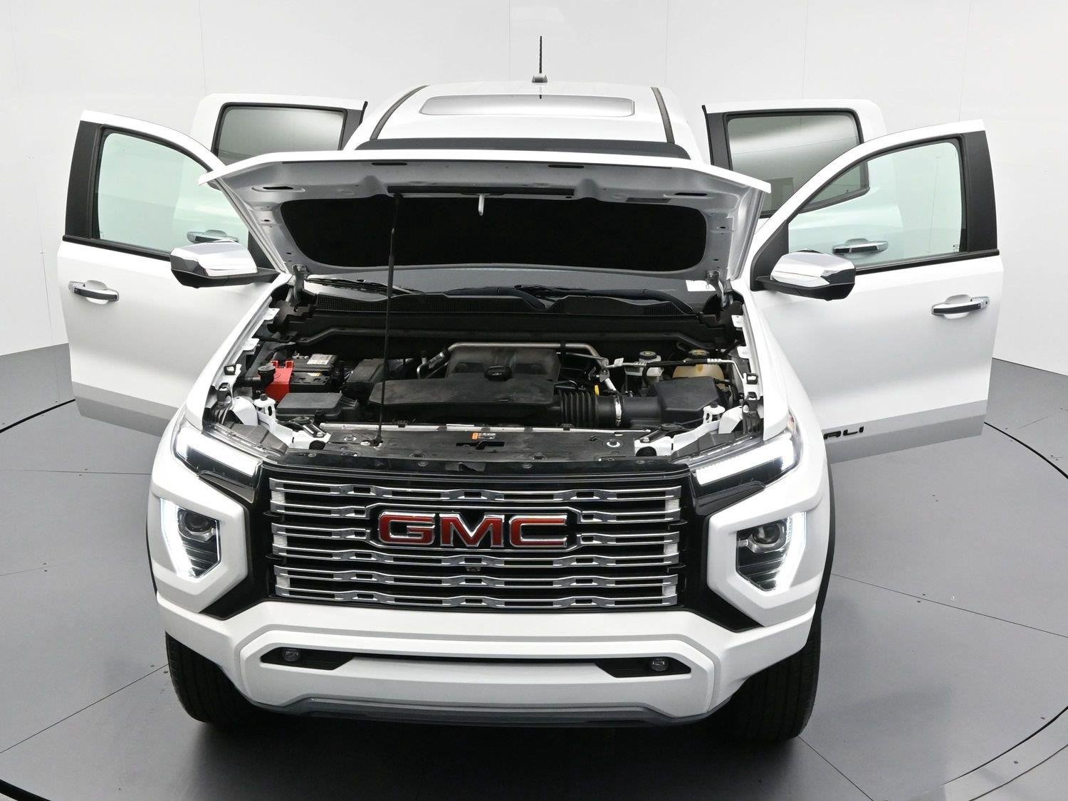 Used 2024 Summit White GMC Denali image 44