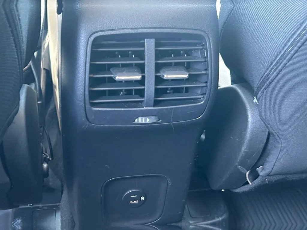 Used 2022 White Ford SE image 31