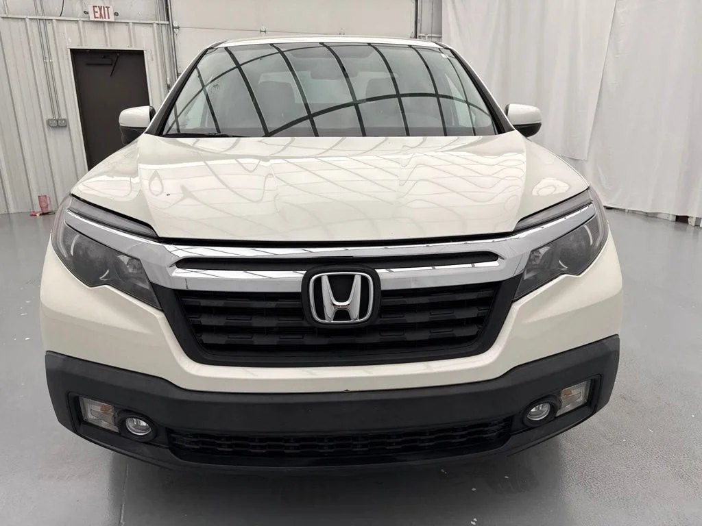 Used 2017  Honda RTL-T image 2