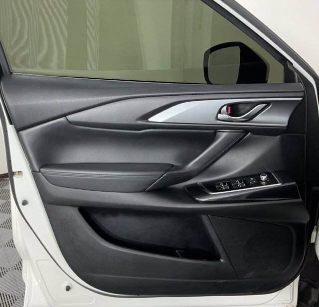 Used 2018 White Mazda Touring image 12