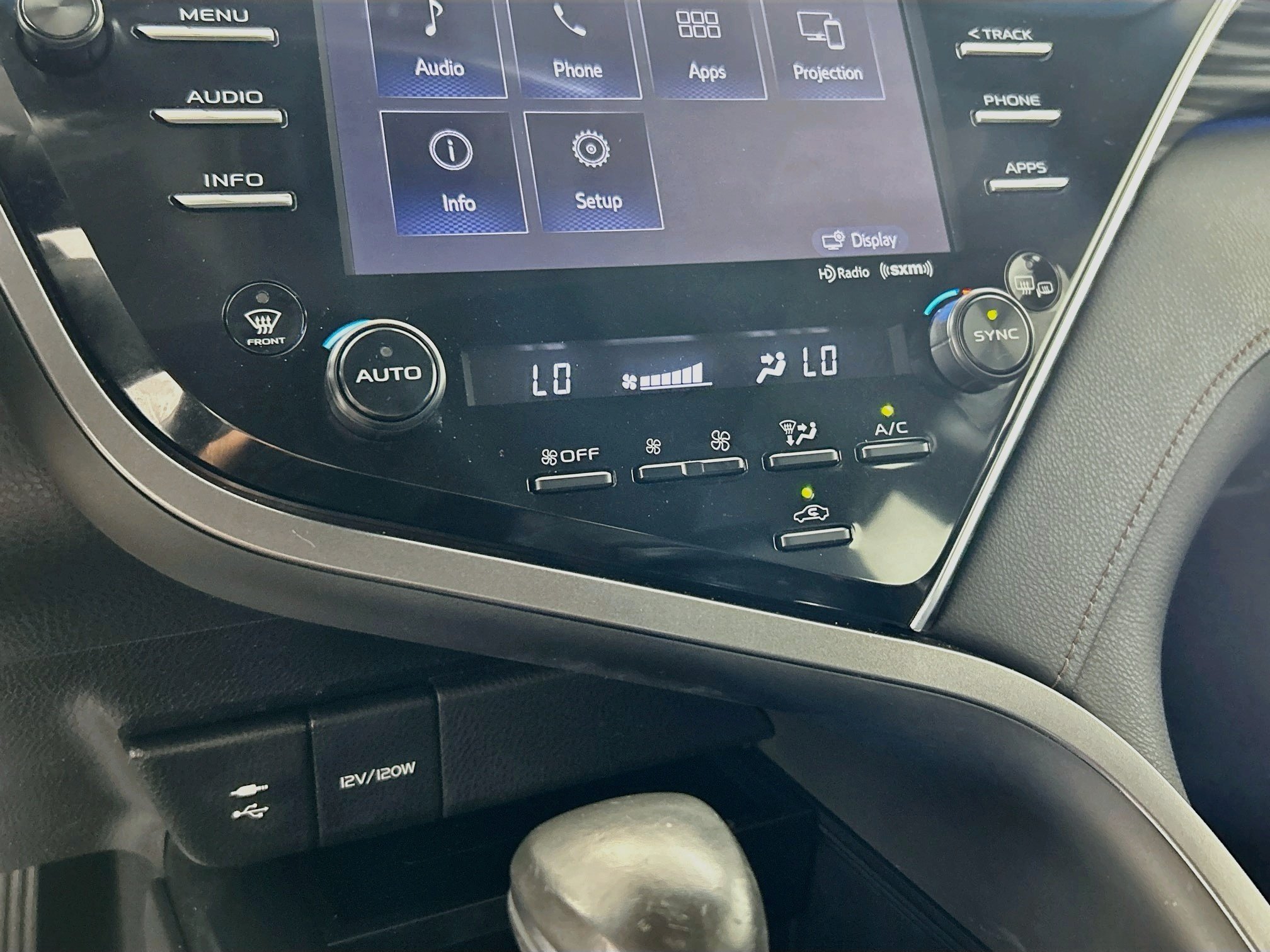 Used 2018 Wind Chill Pearl Toyota XLE image 15