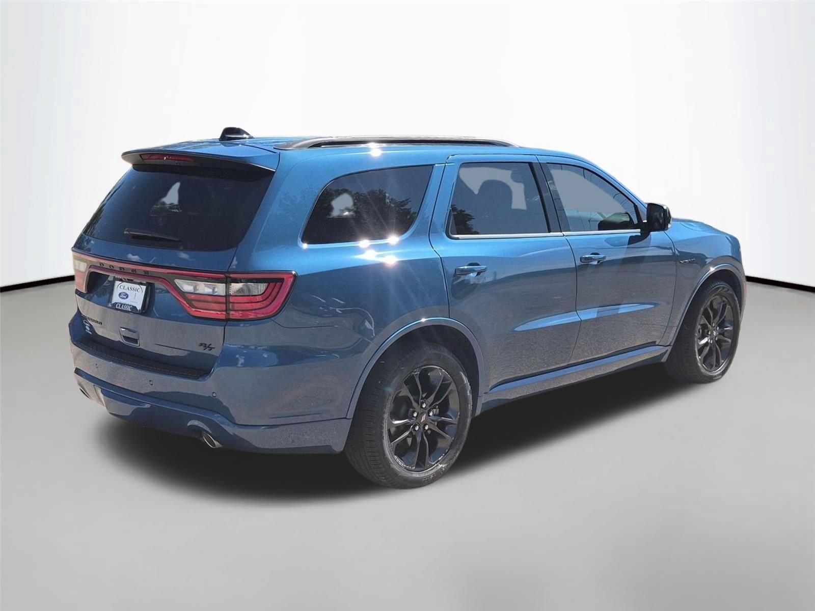Used 2023 Frostbite Pearlcoat Dodge R/T Plus image 5
