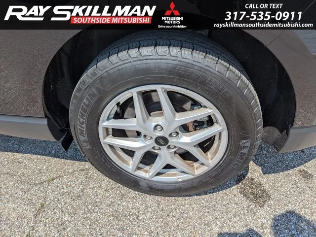 Used 2017 Blue Ford SE image 16